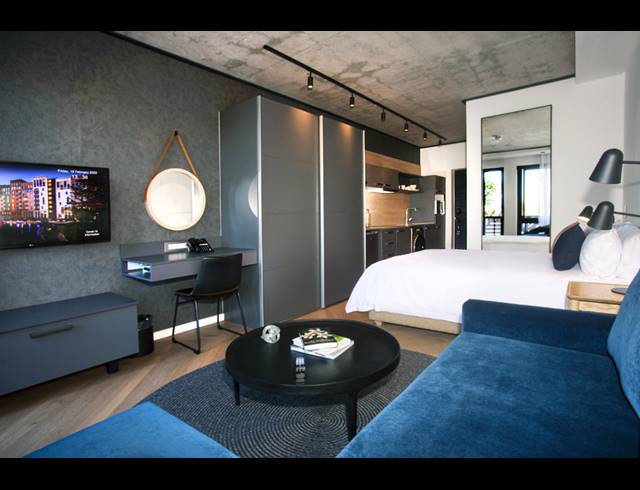 1 BEDROOM APARTMENT RENTED IN CAPE TOWN CITY CENTRE